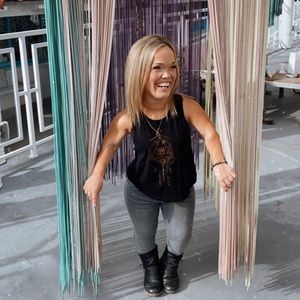 Meet your Posher, Lorren